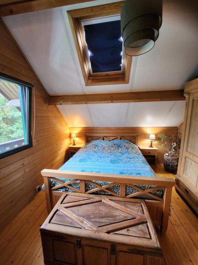 Le Chalet Du Cerf - Chambre D'Hote Somme-Leuze Екстериор снимка